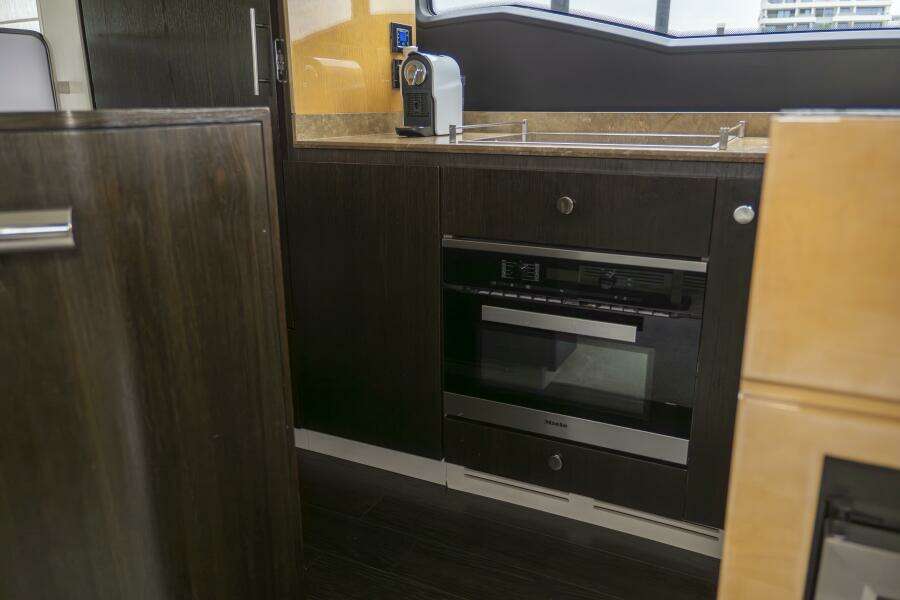 PRIVE 66ft Azimut Yacht For Sale