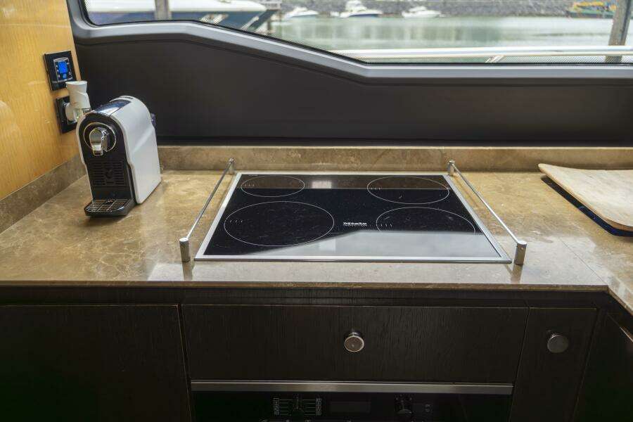 PRIVE 66ft Azimut Yacht For Sale