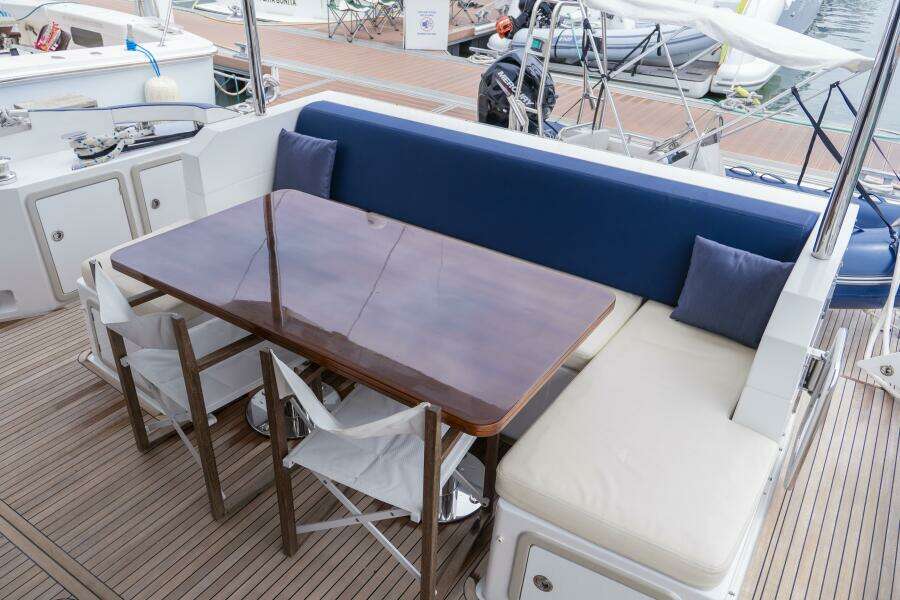 PRIVE 66ft Azimut Yacht For Sale