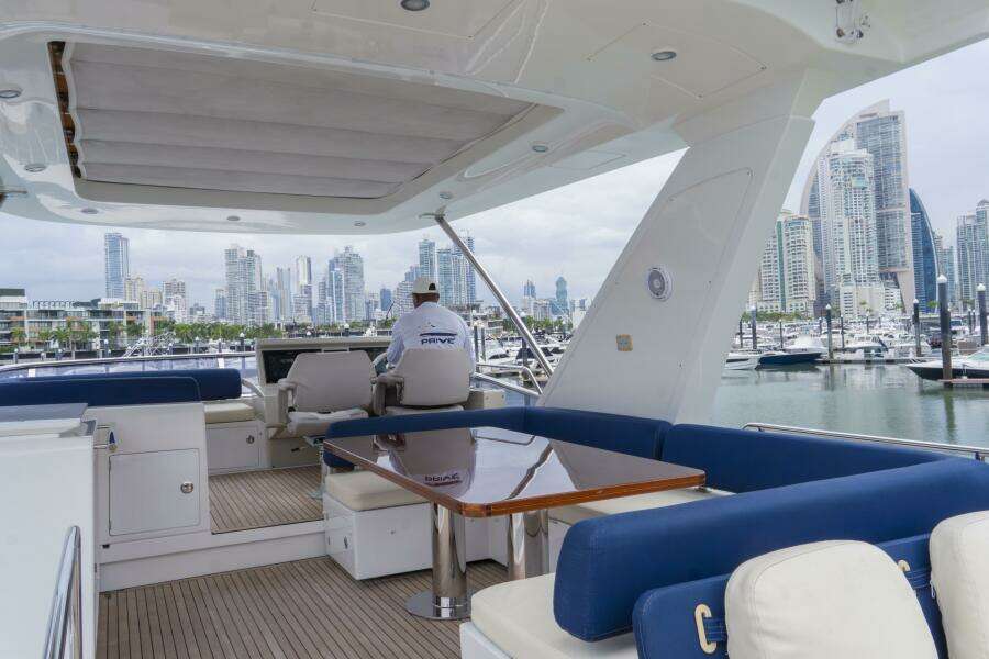 PRIVE 66ft Azimut Yacht For Sale