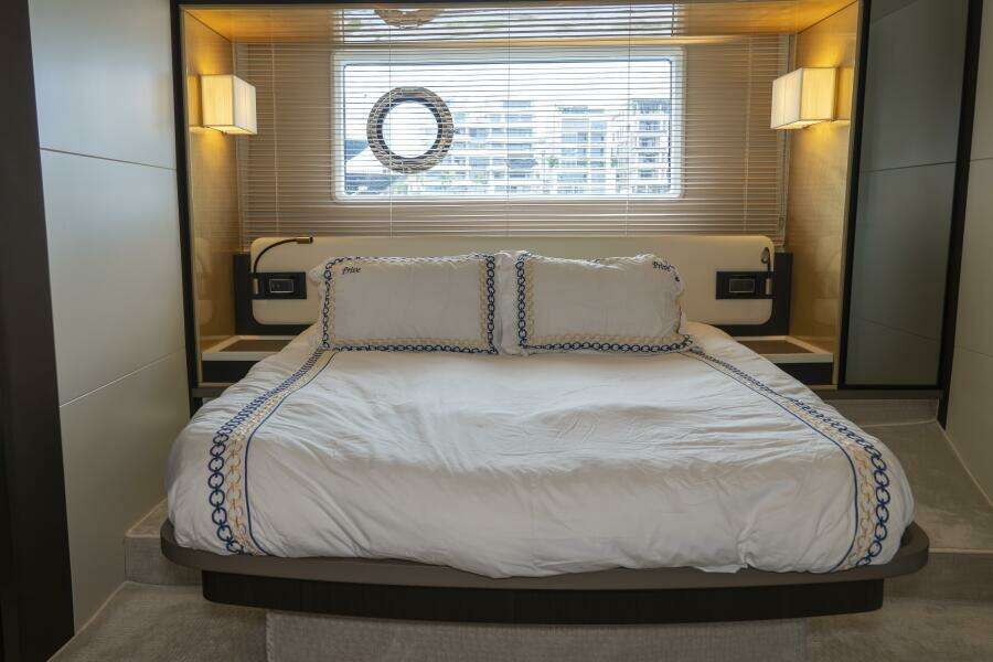 PRIVE 66ft Azimut Yacht For Sale
