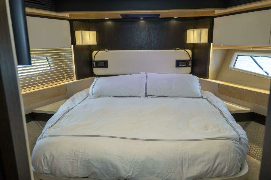 PRIVE 66ft Azimut Yacht For Sale