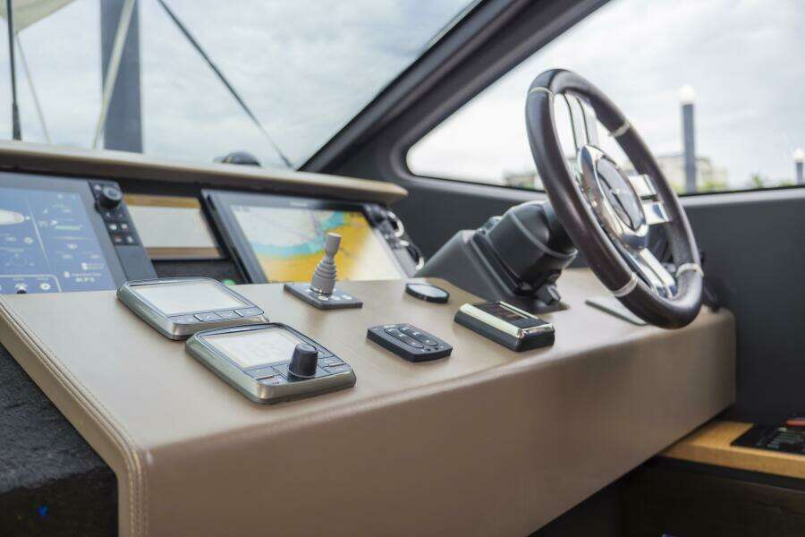 PRIVE 66ft Azimut Yacht For Sale