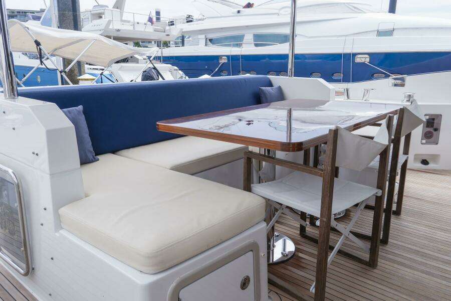 PRIVE 66ft Azimut Yacht For Sale