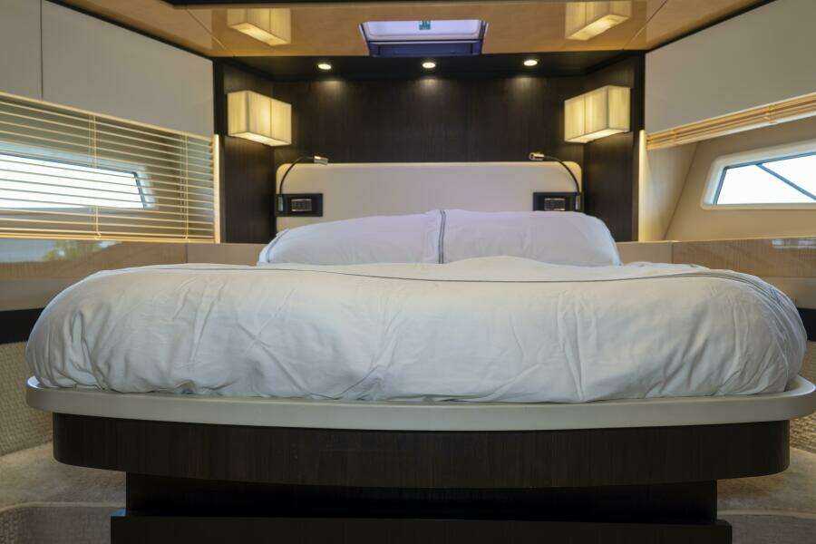 PRIVE 66ft Azimut Yacht For Sale