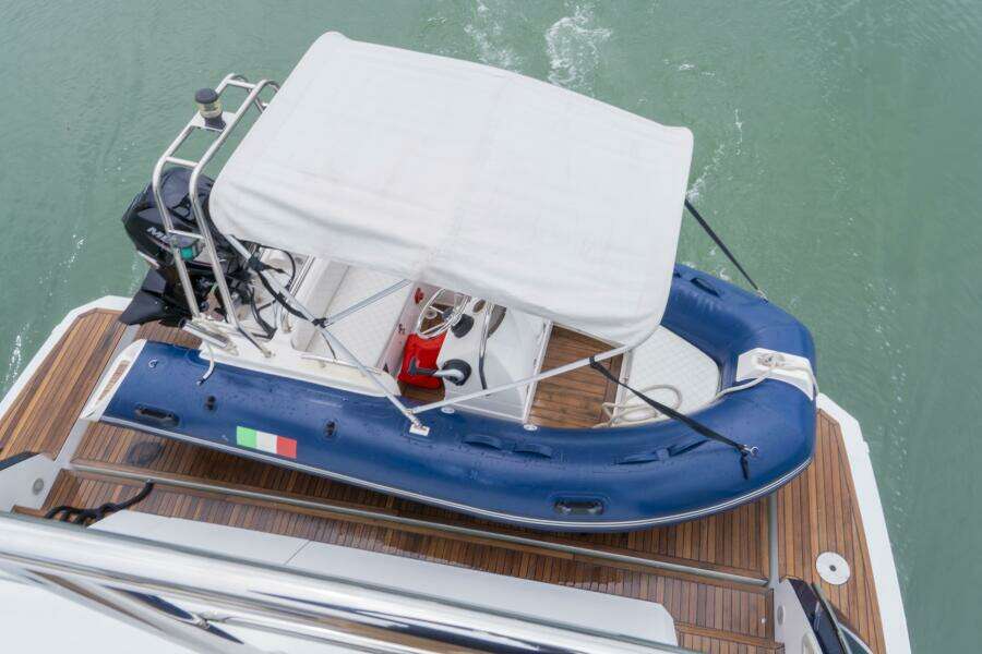 PRIVE 66ft Azimut Yacht For Sale