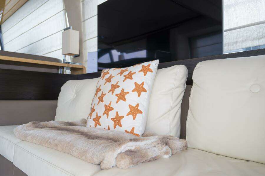 PRIVE 66ft Azimut Yacht For Sale