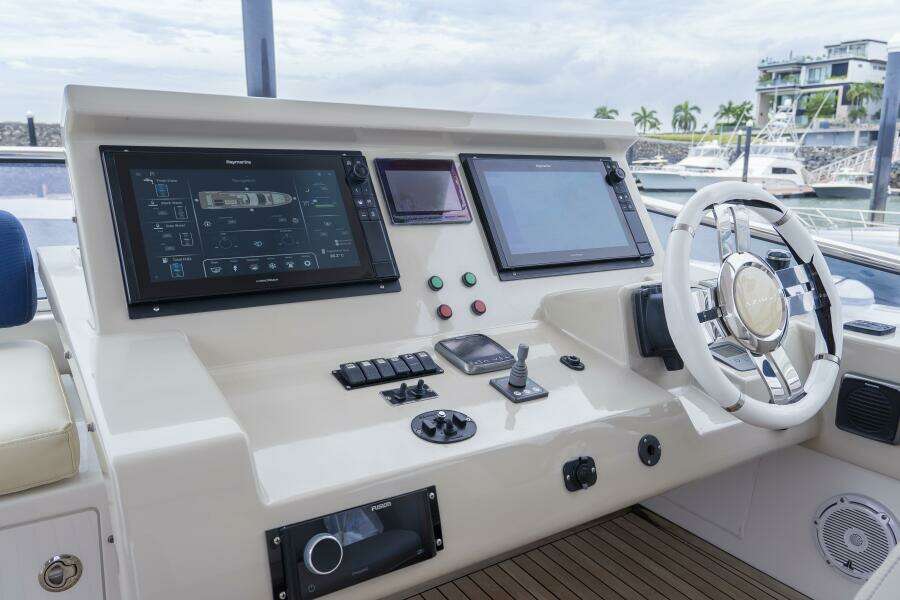 PRIVE 66ft Azimut Yacht For Sale