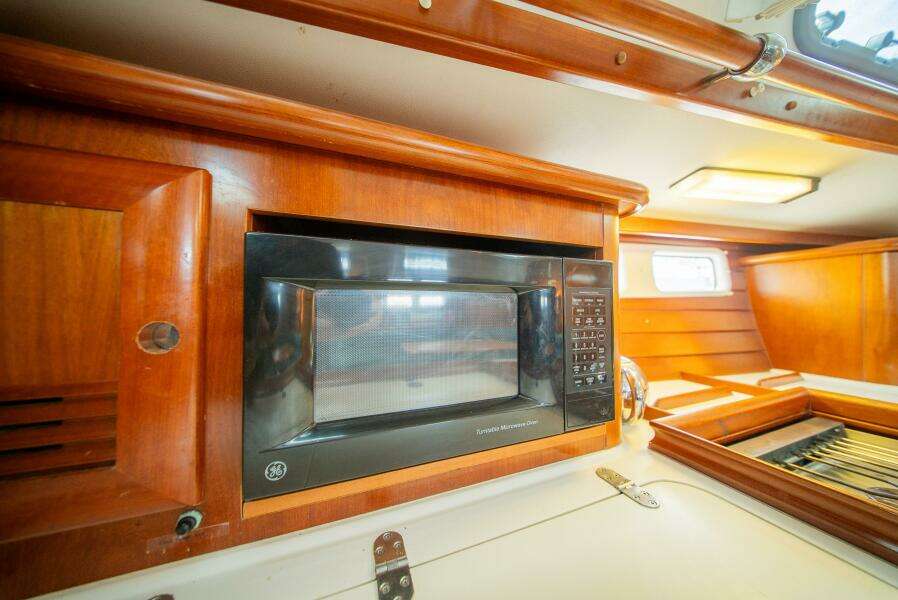 Lost Boys 46ft Beneteau Yacht For Sale