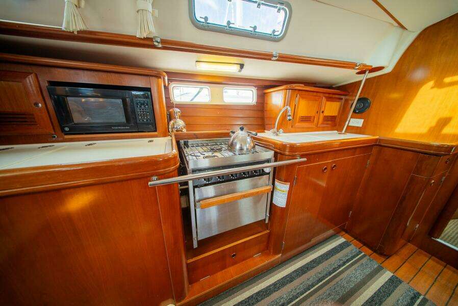 Lost Boys 46ft Beneteau Yacht For Sale