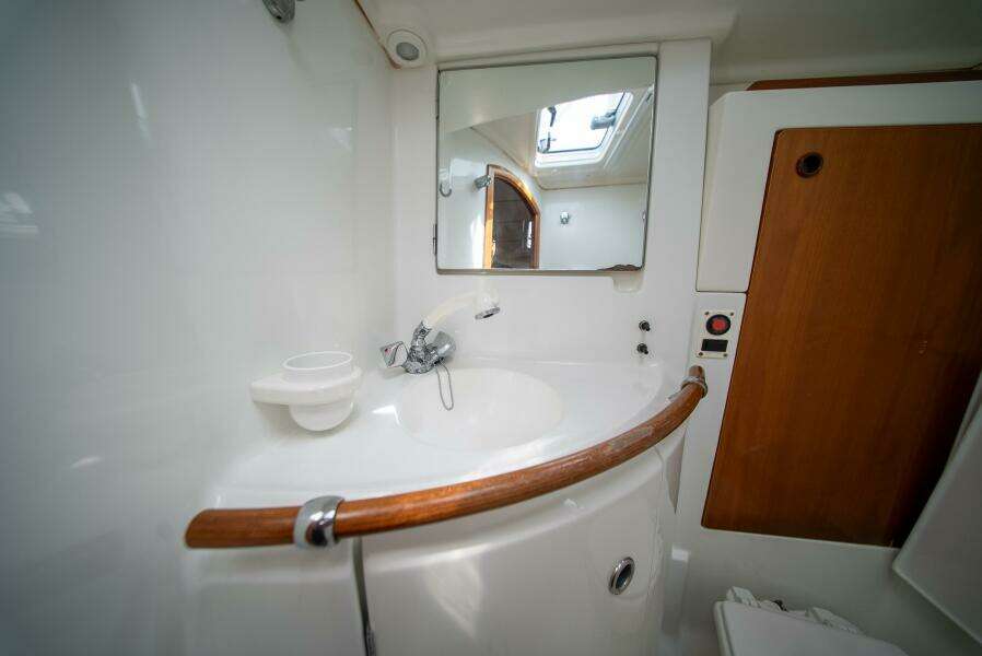 Lost Boys 46ft Beneteau Yacht For Sale