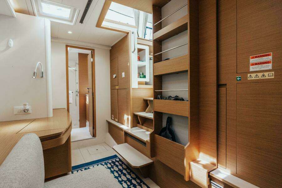 27 Reasons  39ft Excess Yacht For Sale