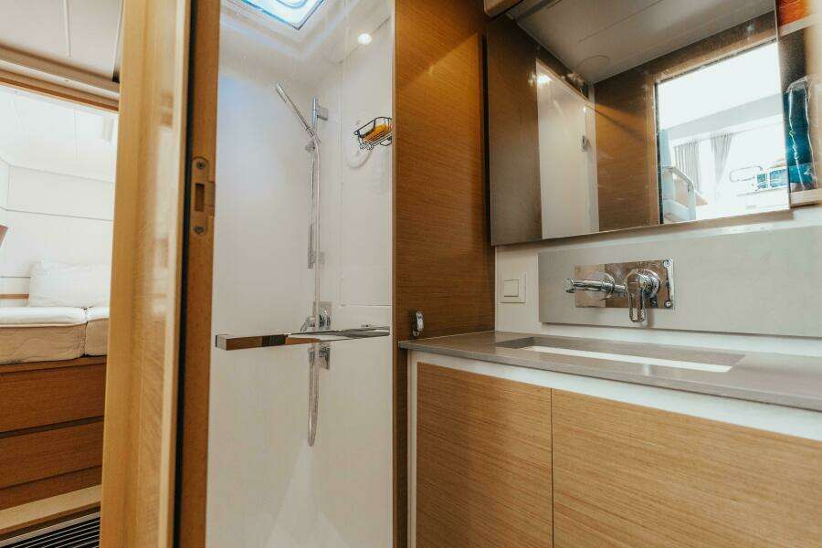 27 Reasons  39ft Excess Yacht For Sale