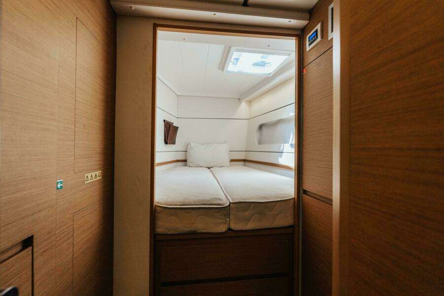 27 Reasons  39ft Excess Yacht For Sale