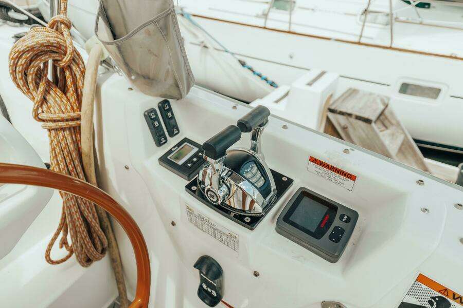 27 Reasons  39ft Excess Yacht For Sale