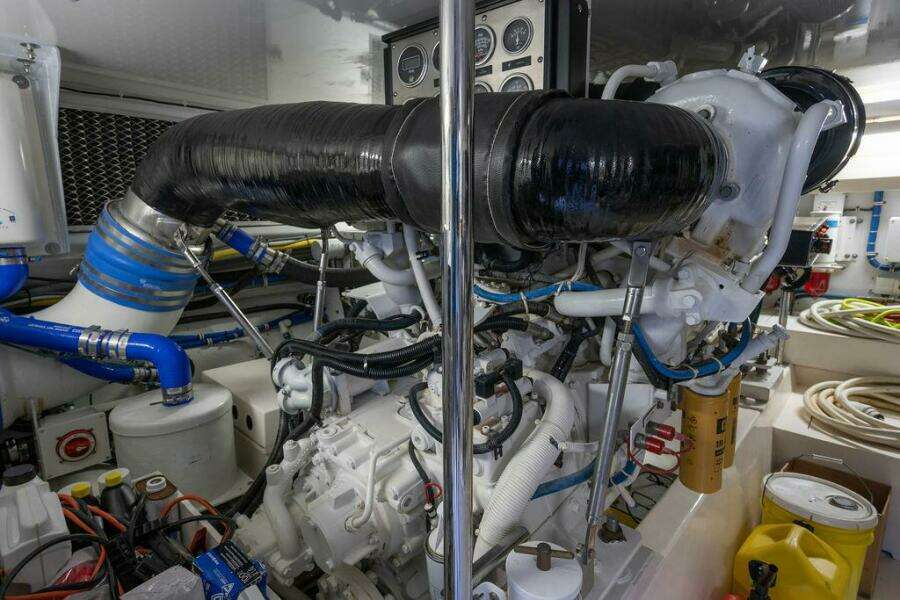 Royal Reelin  60ft Hatteras Yacht For Sale
