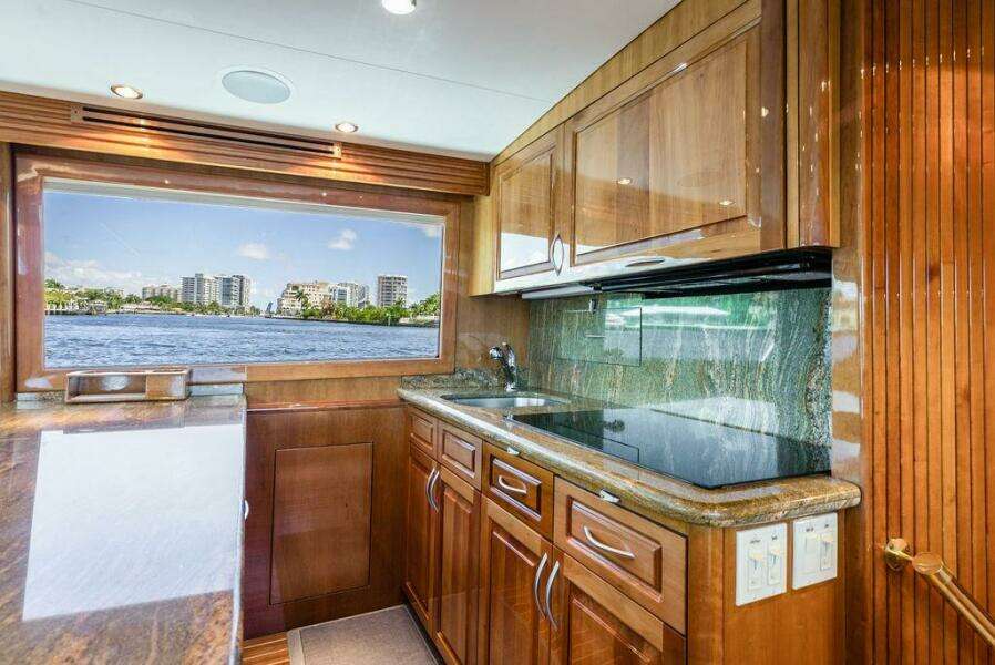 Royal Reelin  60ft Hatteras Yacht For Sale