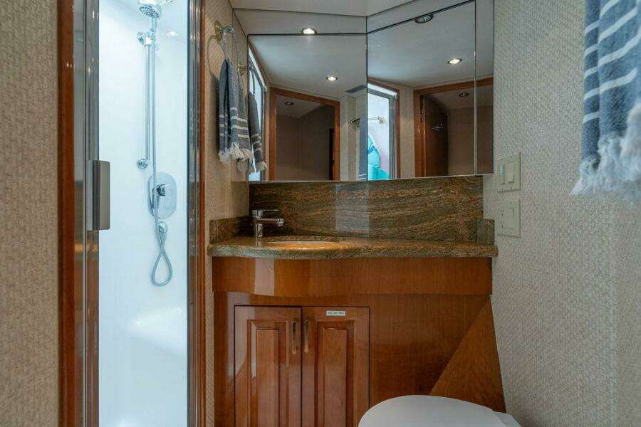 Royal Reelin  60ft Hatteras Yacht For Sale