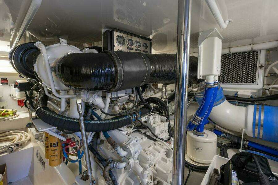Royal Reelin  60ft Hatteras Yacht For Sale