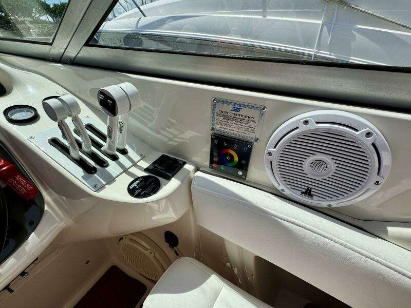 29ft Monterey Yacht For Sale