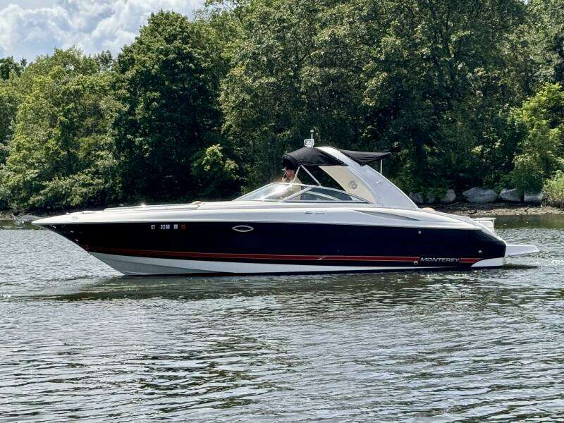 29ft Monterey Yacht For Sale