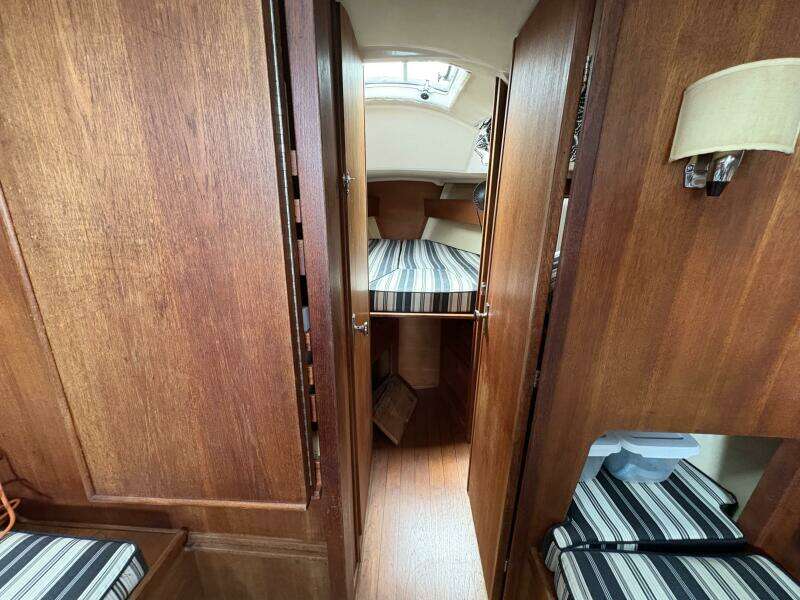 Imagine 31ft Sabre Yacht For Sale