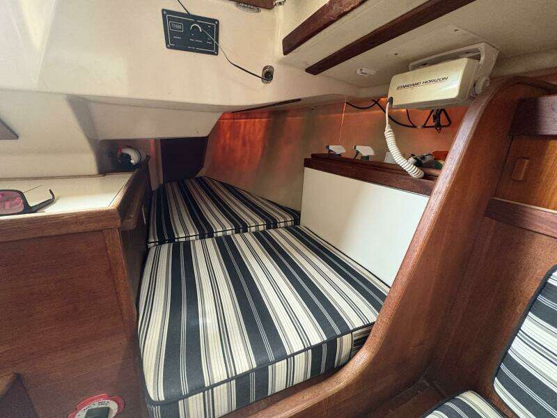 Imagine 31ft Sabre Yacht For Sale