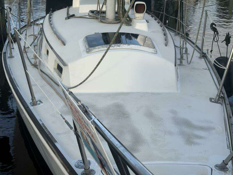 Imagine 31ft Sabre Yacht For Sale