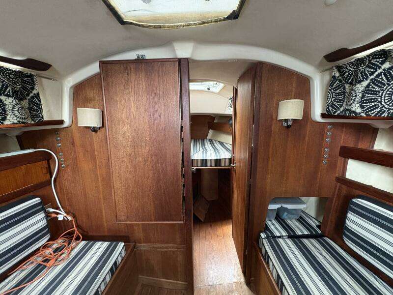 Imagine 31ft Sabre Yacht For Sale