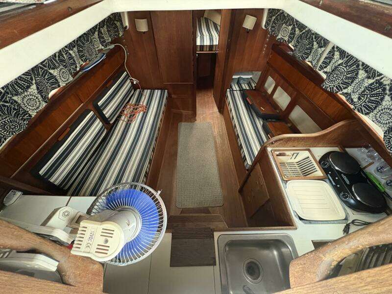 Imagine 31ft Sabre Yacht For Sale