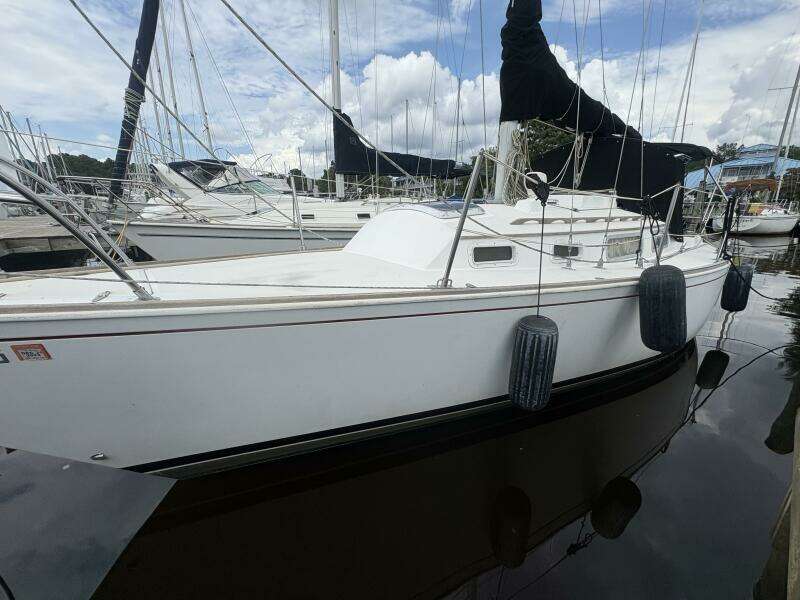 Imagine 31ft Sabre Yacht For Sale