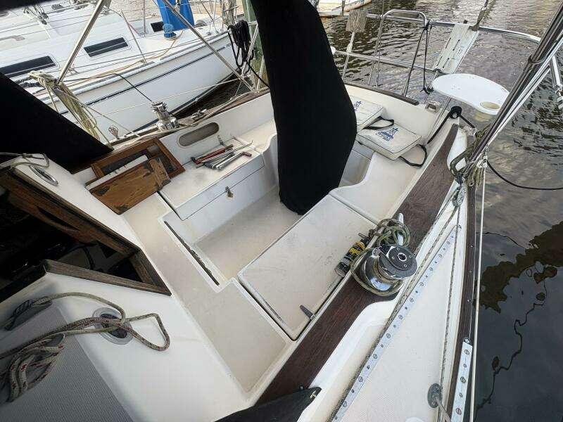 Imagine 31ft Sabre Yacht For Sale