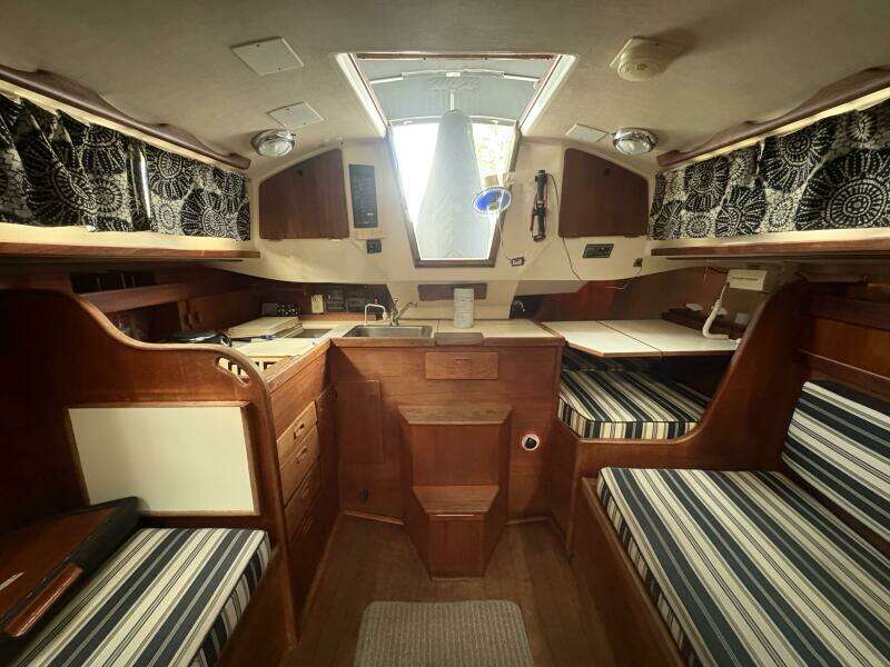Imagine 31ft Sabre Yacht For Sale