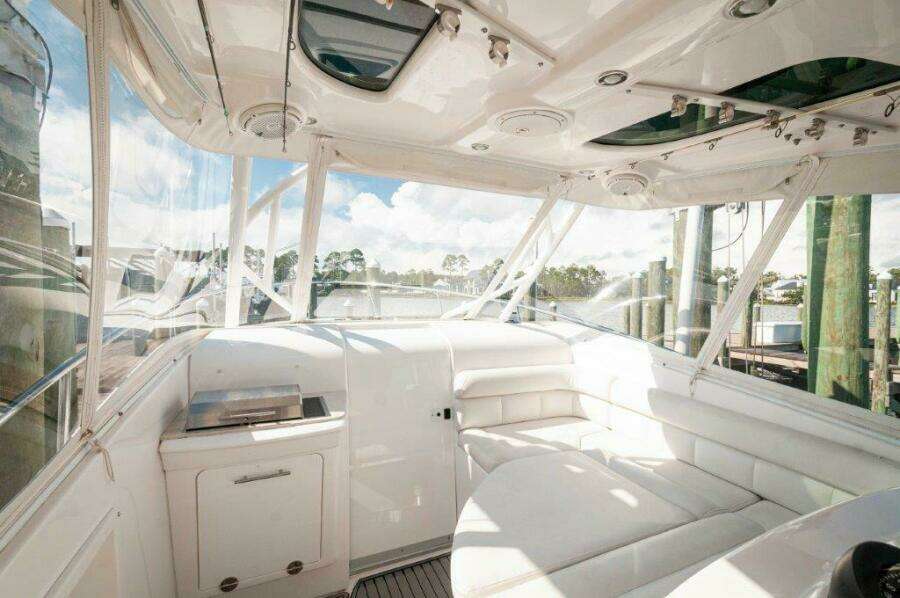 2018 Everglades 350 LX-Salon