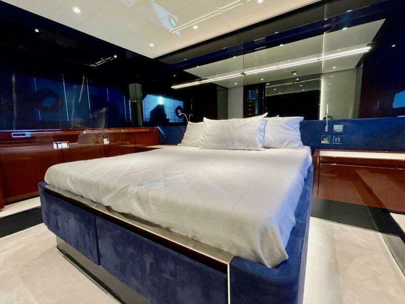 Master Stateroom -66ft Riva 2022 Ribelle 
