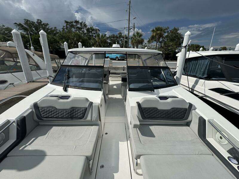 36ft Aquila Yacht For Sale