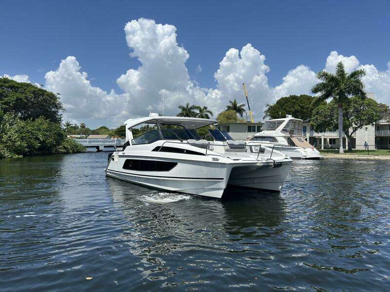 36ft Aquila Yacht For Sale