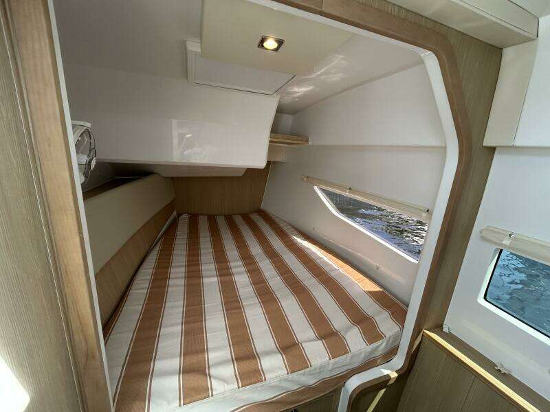 36ft Aquila Yacht For Sale