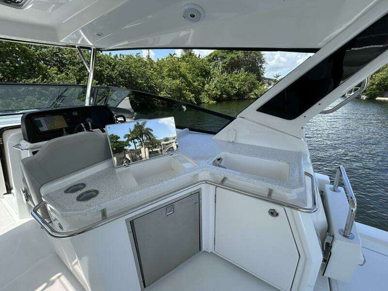 36ft Aquila Yacht For Sale