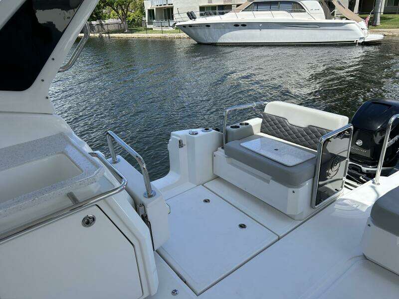 36ft Aquila Yacht For Sale