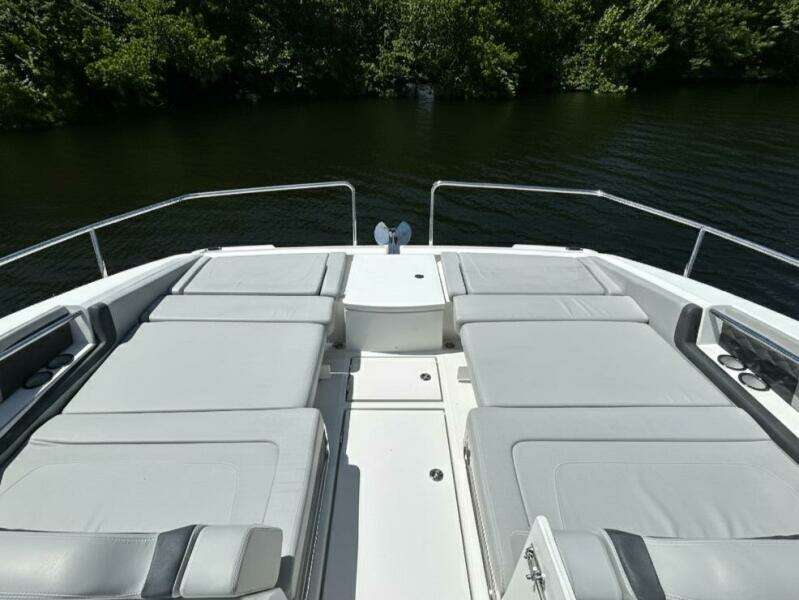 36ft Aquila Yacht For Sale