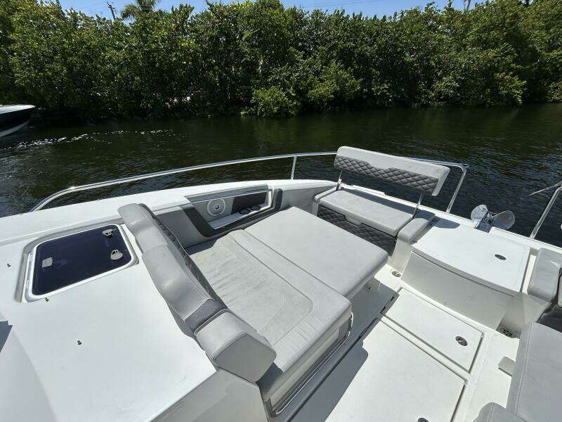 36ft Aquila Yacht For Sale