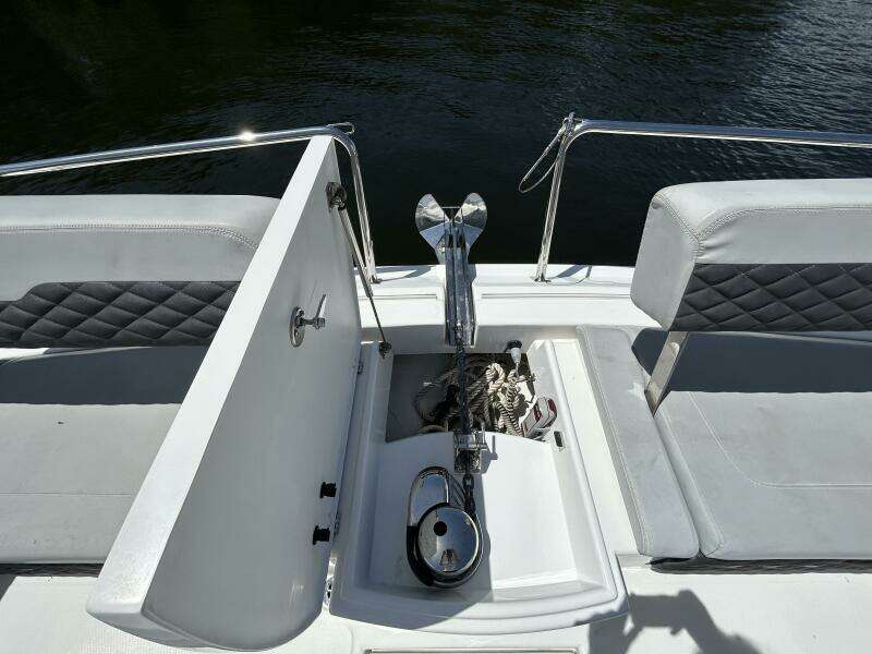 36ft Aquila Yacht For Sale