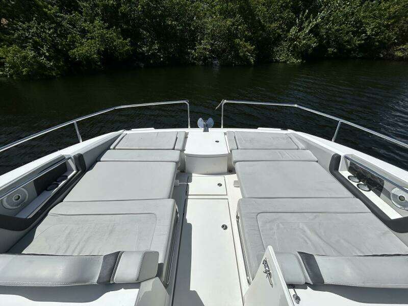 36ft Aquila Yacht For Sale