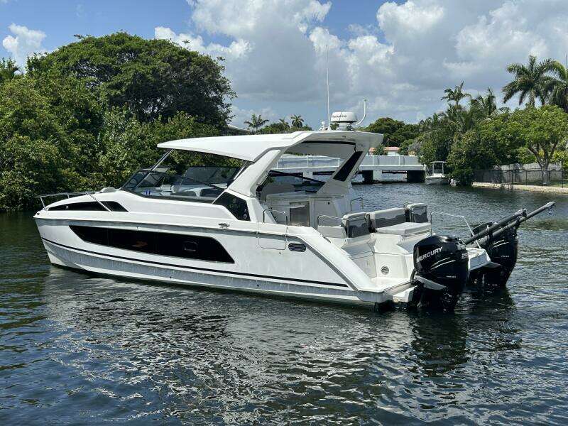 36ft Aquila Yacht For Sale