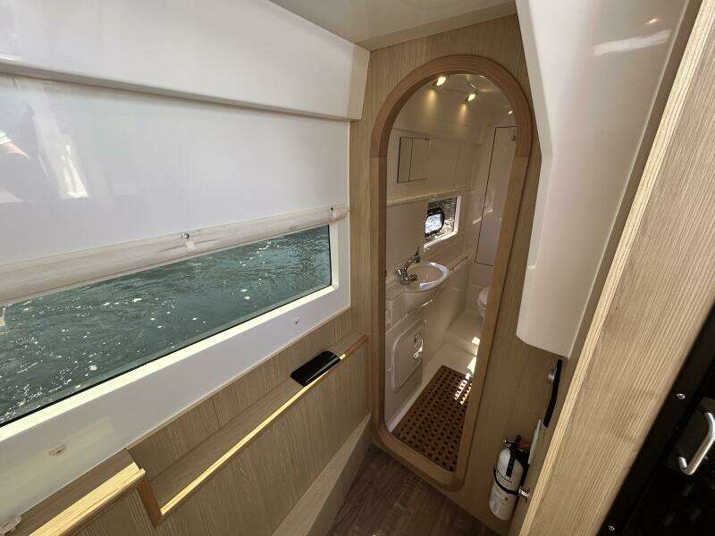 36ft Aquila Yacht For Sale