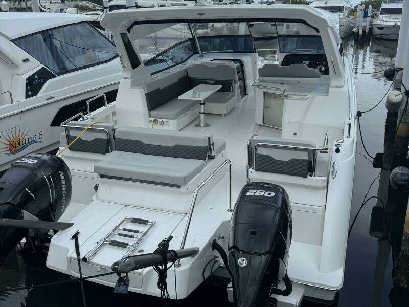 36ft Aquila Yacht For Sale