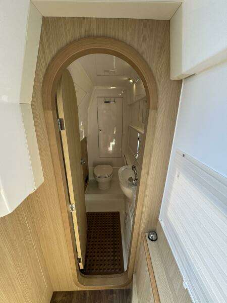 36ft Aquila Yacht For Sale