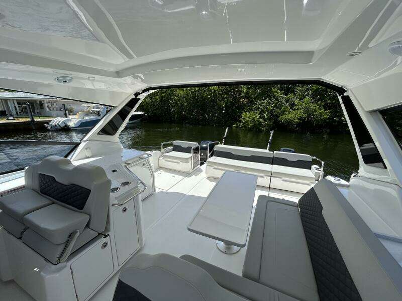 36ft Aquila Yacht For Sale
