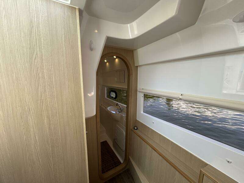 36ft Aquila Yacht For Sale